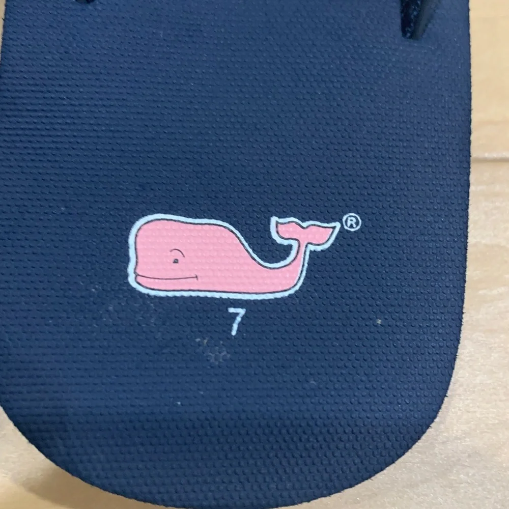 Girl’s Vineyard Vine Flip Flops Size 7
Navy and pink whales - Picture 3 of 4